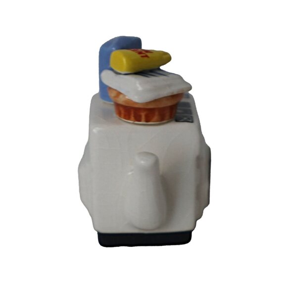 Cardew Miniature Washing Machine Teapot With Soap & Laundry Accessories Ceramic - Picture 4 of 7